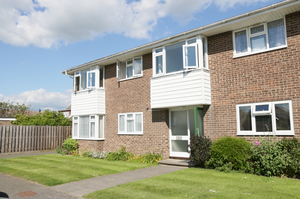 Property for Sale, East Wittering 12 Foxwarren Close Baileys Estate